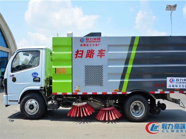 國(guó)六大多利卡8噸（2.5水5塵）掃路車(chē)