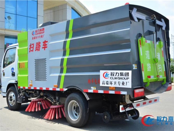 國(guó)六大多利卡8噸（2.5水5塵）掃路車(chē)